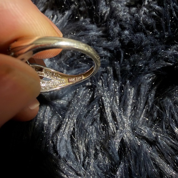 Elegant Silver diamond Twisted Band Ring - Picture 6 of 6